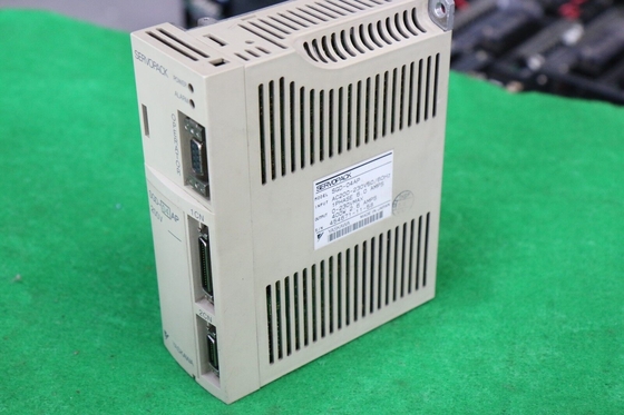 Yaskawa SGD-04AP AC SERVO AMPLIFIER 200-230V 6/2.6A 50/60HZ NEW