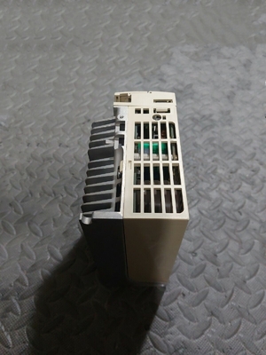 Yaskawa SGD-04ASY52 AC SERVO AMPLIFIER 200-230V 6/3A 50/60HZ NEW