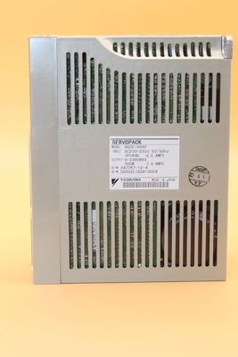 Yaskawa SGDE-04AP AC SERVO AMPLIFIER 6/2.6A 200-230V 400W NEW
