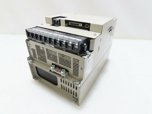 Yaskawa SGDH-60AE AC SERVO AMPLIFIER 200-230V 32A 5.5KW 3 PHASE NEW