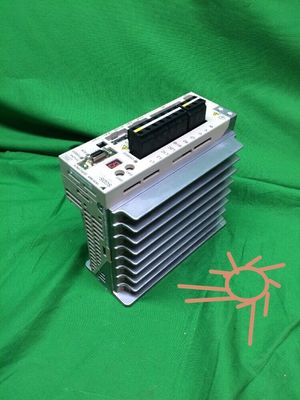 Yaskawa SGDS-04A12AY27 AC SERVO AMPLIFIER 200-230V 4.7A 400W NEW