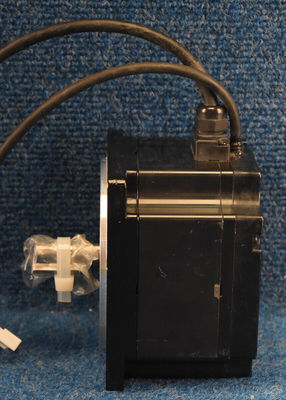 Yaskawa SGM-08A3NT21 AC SERVO MOTOR 750W 200V 4.4A 3000RPM NEW