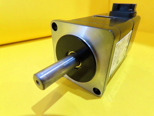 Yaskawa SGMAV-A5ADAH101 AC SERVO MOTOR 50W 200V 3000RPM 0.66A NEW