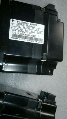 Yaskawa SGMPS-02ACA61 AC SERVO MOTOR 200W 3000RPM 200V 2A NEW