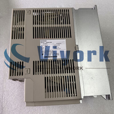 Yaskawa SGDB-03VN SERVO DRIVE 200-230VAC 50/60HZ 5AMP NEW